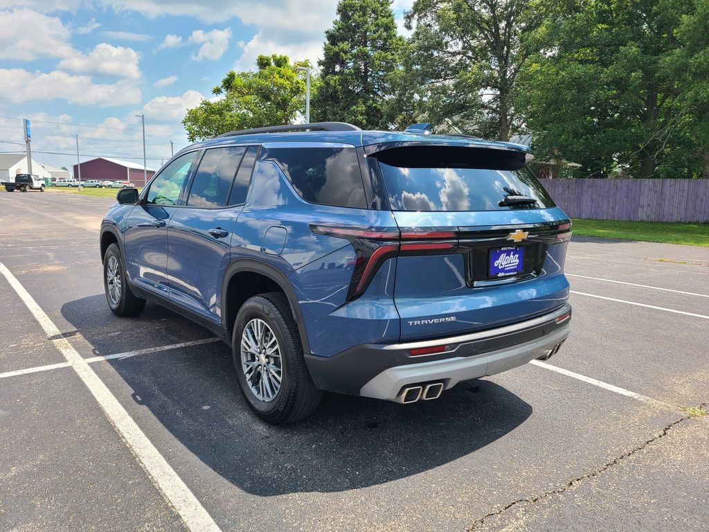 Used 2024 Chevrolet Traverse LT FWD image 5
