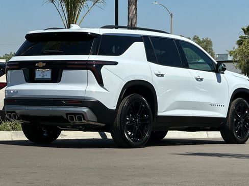 New 2026 Chevrolet Traverse LT w/ Enhanced Driving Package FWD image 4