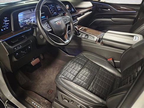 Used 2023 Cadillac Escalade Sport Platinum w/ LPO, ONYX Package image 10