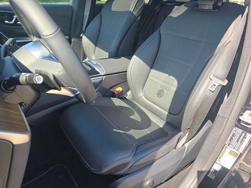 Used 2026 Mercedes-Benz GLC 300 4MATIC image 25