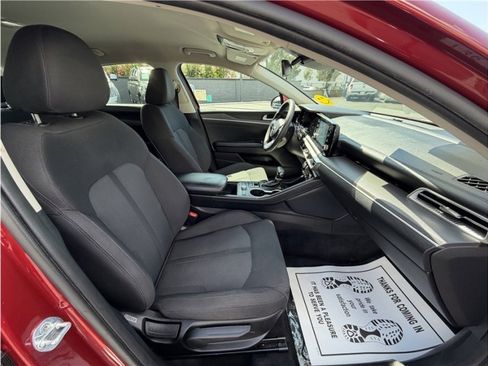 Used 2021 Kia K5 LXS image 32