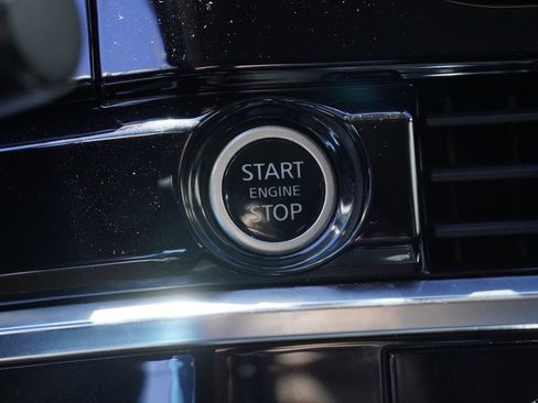 Used 2022 Nissan Pathfinder SL w/ SL Premium Package FWD image 17
