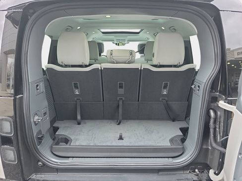New 2026 Land Rover Defender 130 X-Dynamic SE image 13
