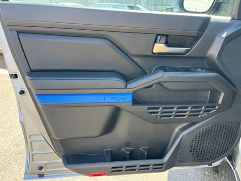 Used 2025 Toyota Tacoma TRD Off-Road image 18