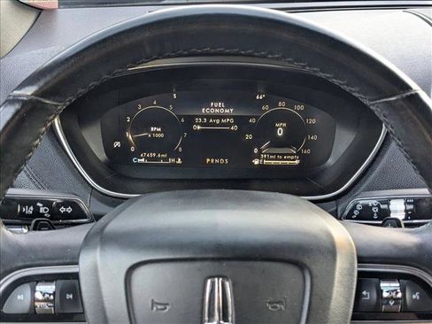 Used 2019 Lincoln Nautilus Select image 11