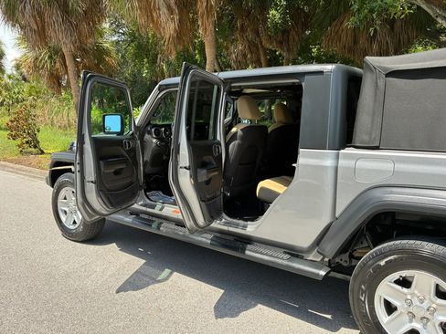 Used 2020 Jeep Gladiator Sport w/ Quick Order Package 24S AWD/4WD image 67