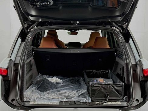 New 2026 Land Rover Range Rover Sport SV image 28