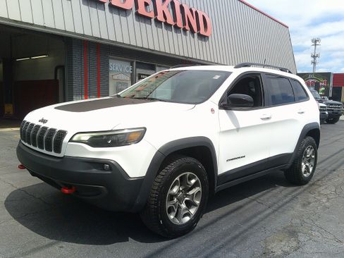 Used 2022 Jeep Cherokee Trailhawk w/ Comfort/Convenience Group AWD/4WD image 11
