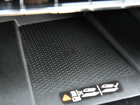 Used 2024 Chevrolet Traverse LT image 34