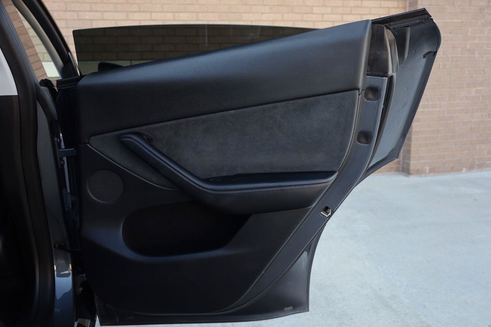 Used 2023 Tesla Model Y Long Range AWD/4WD image 23