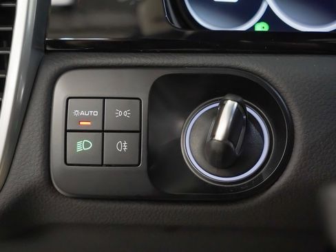 Certified 2023 Porsche Cayenne image 25