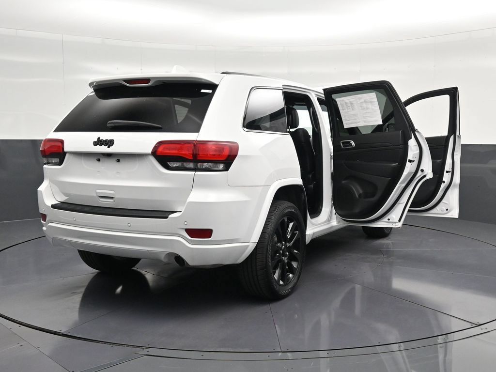 Used 2021 Jeep Grand Cherokee Laredo X RWD image 39