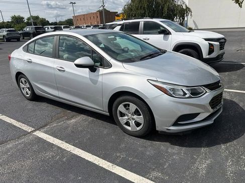 Used 2017 Chevrolet Cruze LS FWD image 3