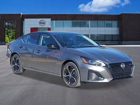 New 2026 Nissan Altima 2.5 SR image 5