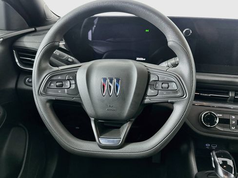 Used 2026 Buick Envista Preferred FWD image 17