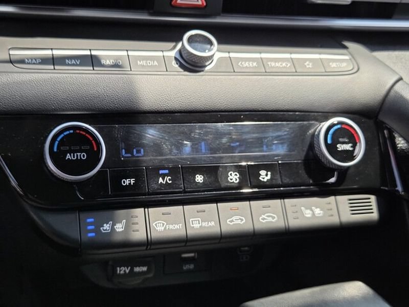 Used 2025 Hyundai Elantra Limited FWD image 21