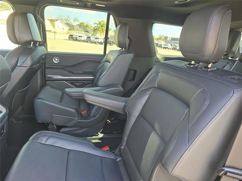 New 2026 Lincoln Navigator Reserve w/ Jet Appearance Package AWD/4WD image 14
