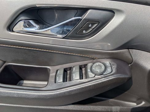 Used 2020 Chevrolet Traverse LS FWD image 17