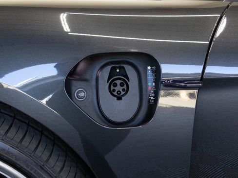 Used 2020 Porsche Taycan Turbo S image 12