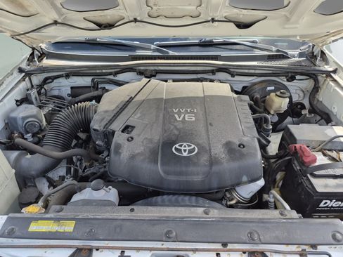 Used 2015 Toyota Tacoma PreRunner w/ TRD Sport Package RWD image 64