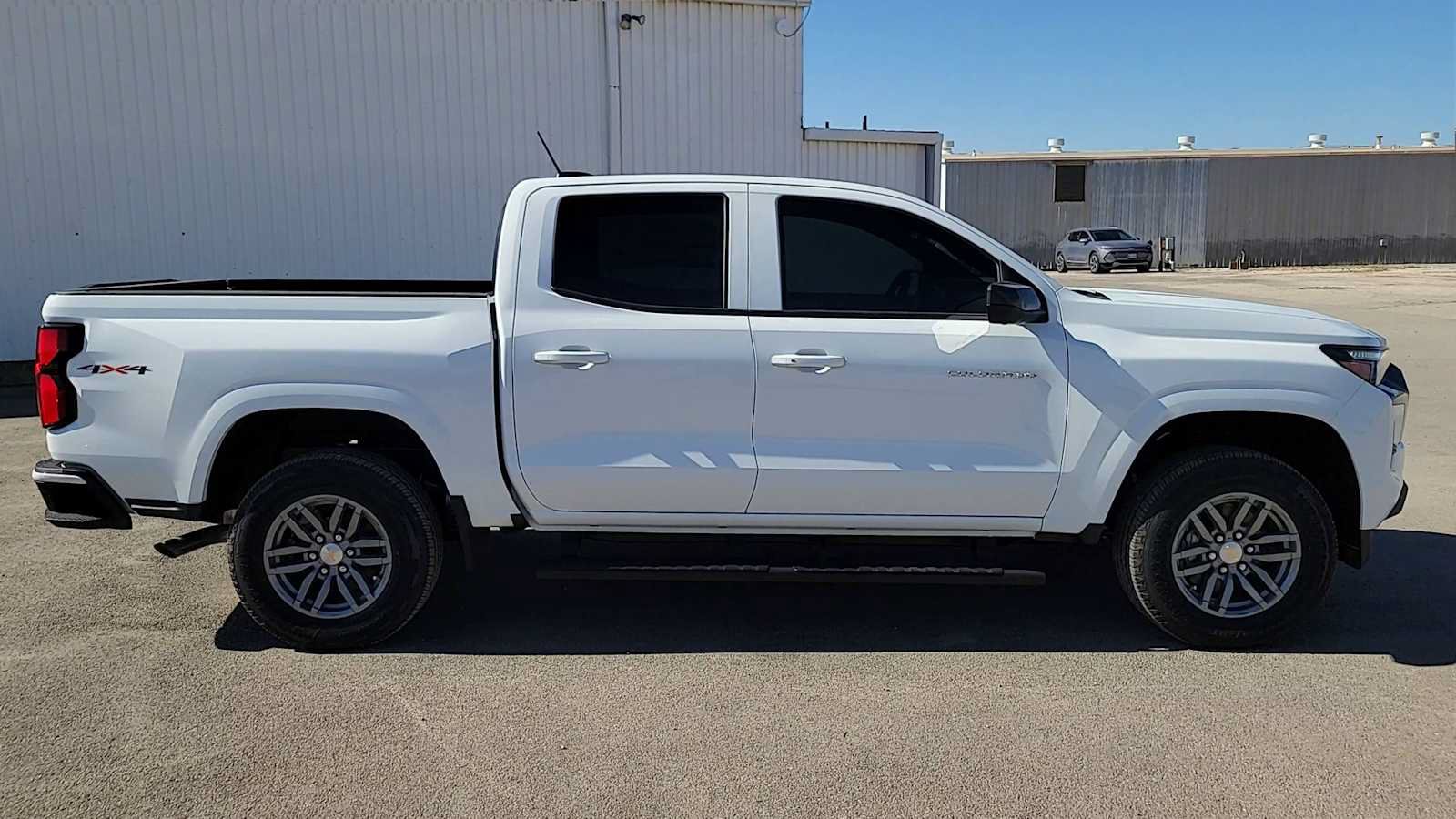 New 2026 Chevrolet Colorado LT w/ LT Convenience Package AWD/4WD image 9