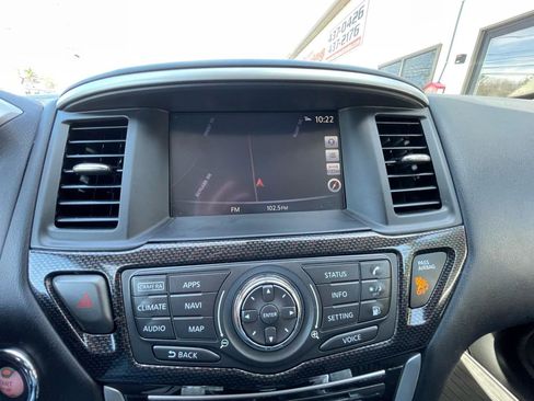 Used 2019 Nissan Pathfinder SL w/ Rock Creek Edition AWD/4WD image 17