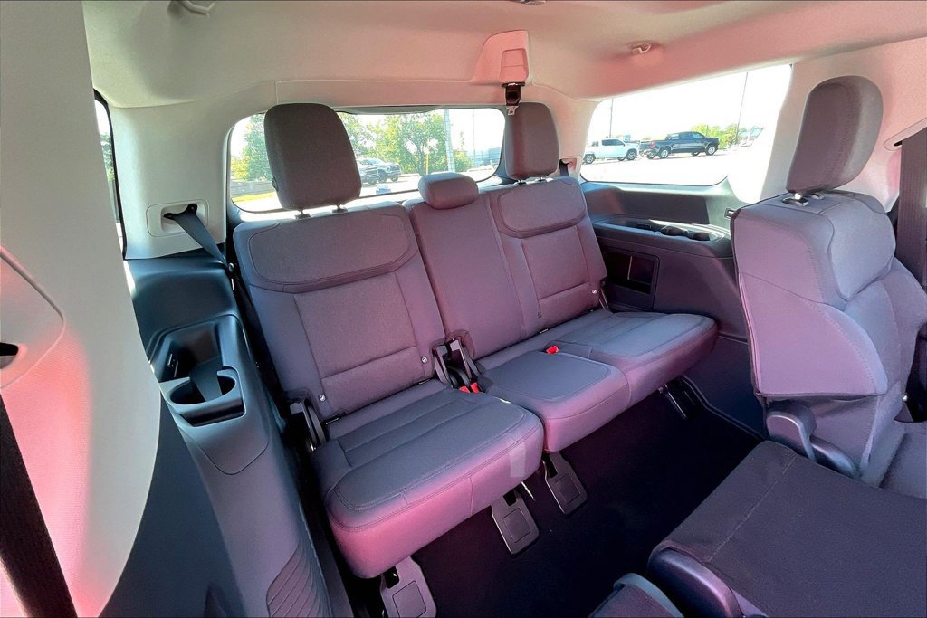 Used 2026 Ford Expedition Active AWD/4WD image 7