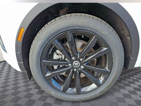 New 2024 Jaguar E-PACE R-Dynamic SE image 7