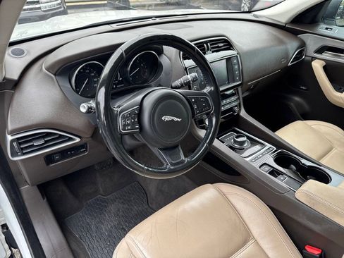 Used 2017 Jaguar F-PACE Prestige image 16