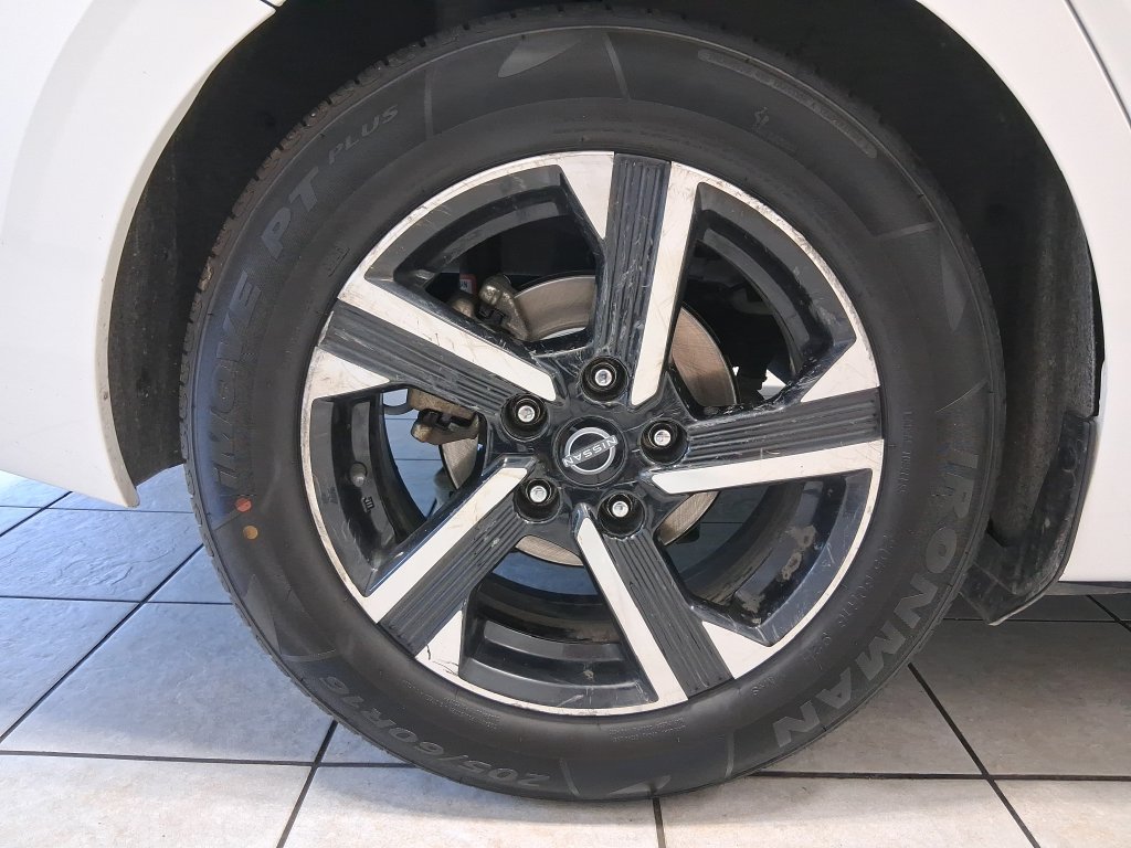 Used 2024 Nissan Sentra SV FWD image 45