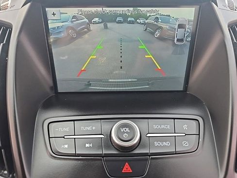 Used 2019 Ford Escape SEL image 19