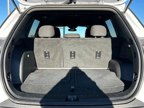 Used 2025 Chevrolet Equinox LT image 5