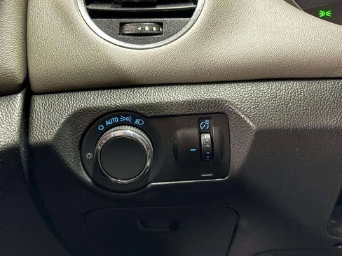 Used 2015 Chevrolet Cruze LT image 34