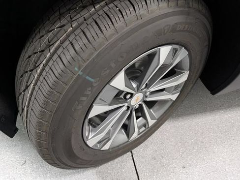 New 2027 Chevrolet Equinox LT w/ Convenience Package II FWD image 8