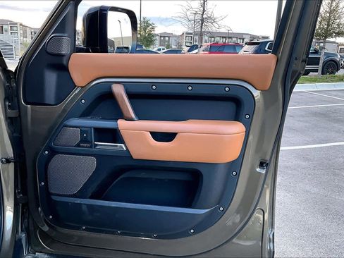 Used 2021 Land Rover Defender 110 X image 25