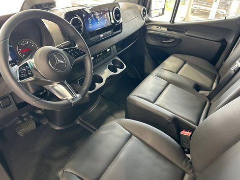 New 2025 Mercedes-Benz Sprinter 3500 image 10