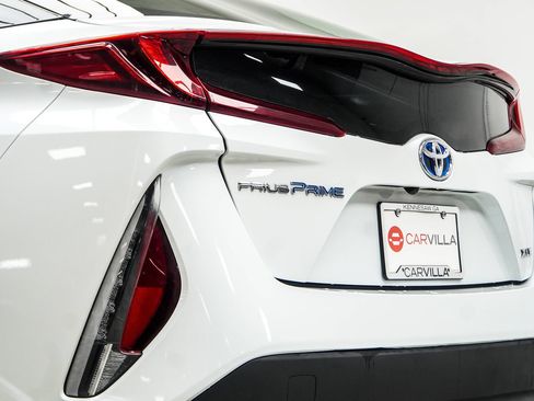 Used 2021 Toyota Prius Prime XLE FWD image 16