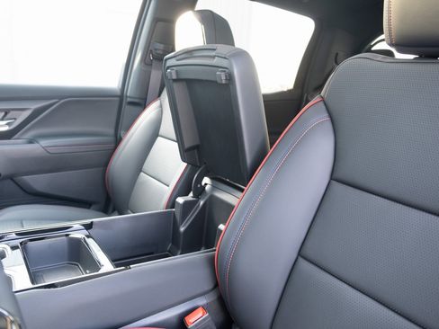 New 2024 Chevrolet Silverado EV RST image 9