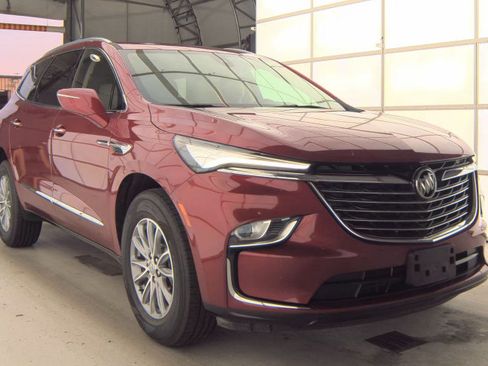 Used 2023 Buick Enclave Essence FWD image 2