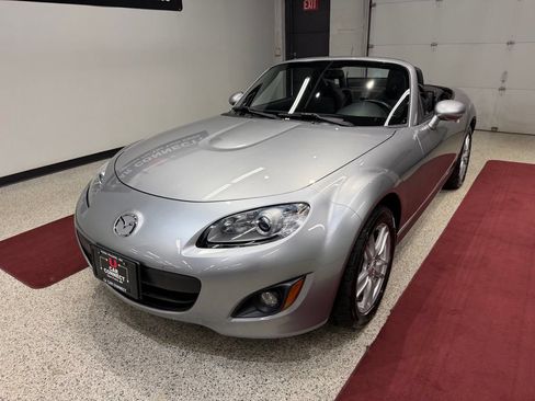 Used 2011 MAZDA MX-5 Miata Sport RWD image 5