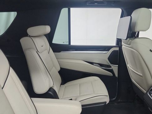 Certified 2025 Cadillac Escalade Sport w/ Touring Package AWD/4WD image 28