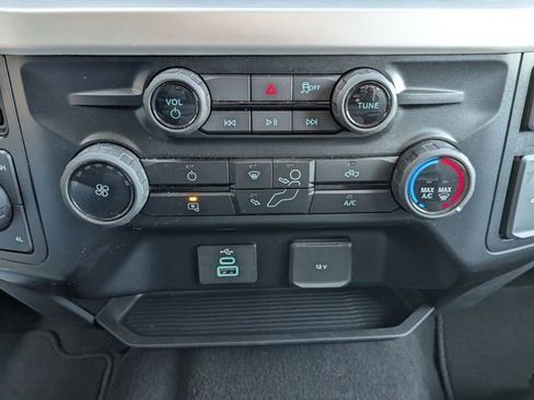 Used 2025 Ford F250 XLT image 3