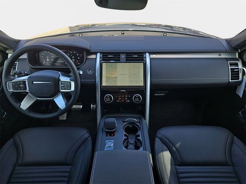 New 2026 Land Rover Discovery Limited Edition image 9
