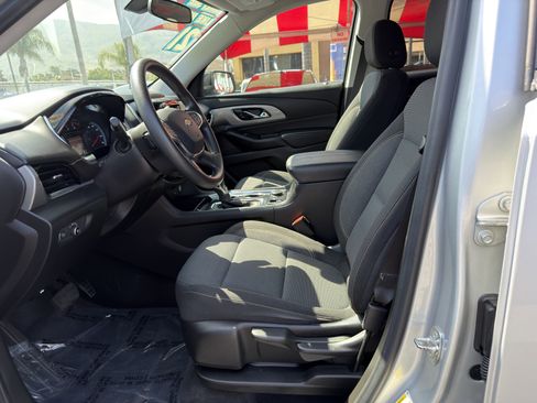 Used 2021 Chevrolet Traverse LS FWD image 23