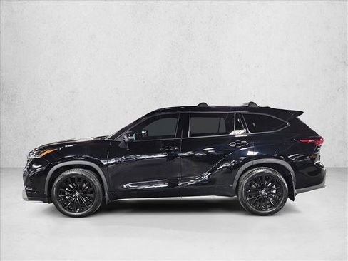 Used 2024 Toyota Highlander XSE FWD image 8