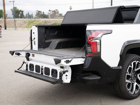 Used 2024 Chevrolet Silverado EV RST image 14