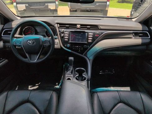 Certified 2018 Toyota Camry XSE FWD image 14