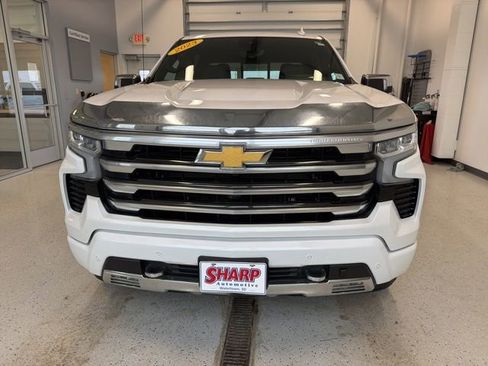 Used 2023 Chevrolet Silverado 1500 High Country w/ Technology Package image 4