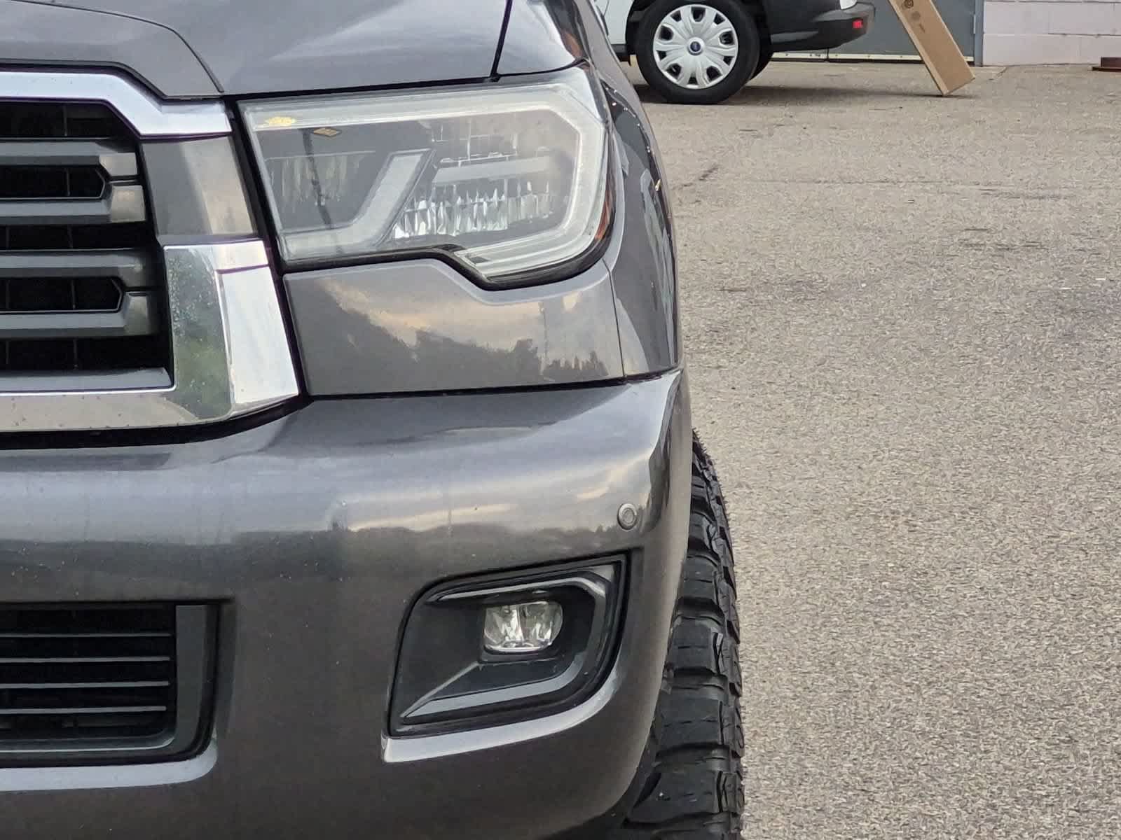 Used 2019 Toyota Sequoia SR5 AWD/4WD image 11