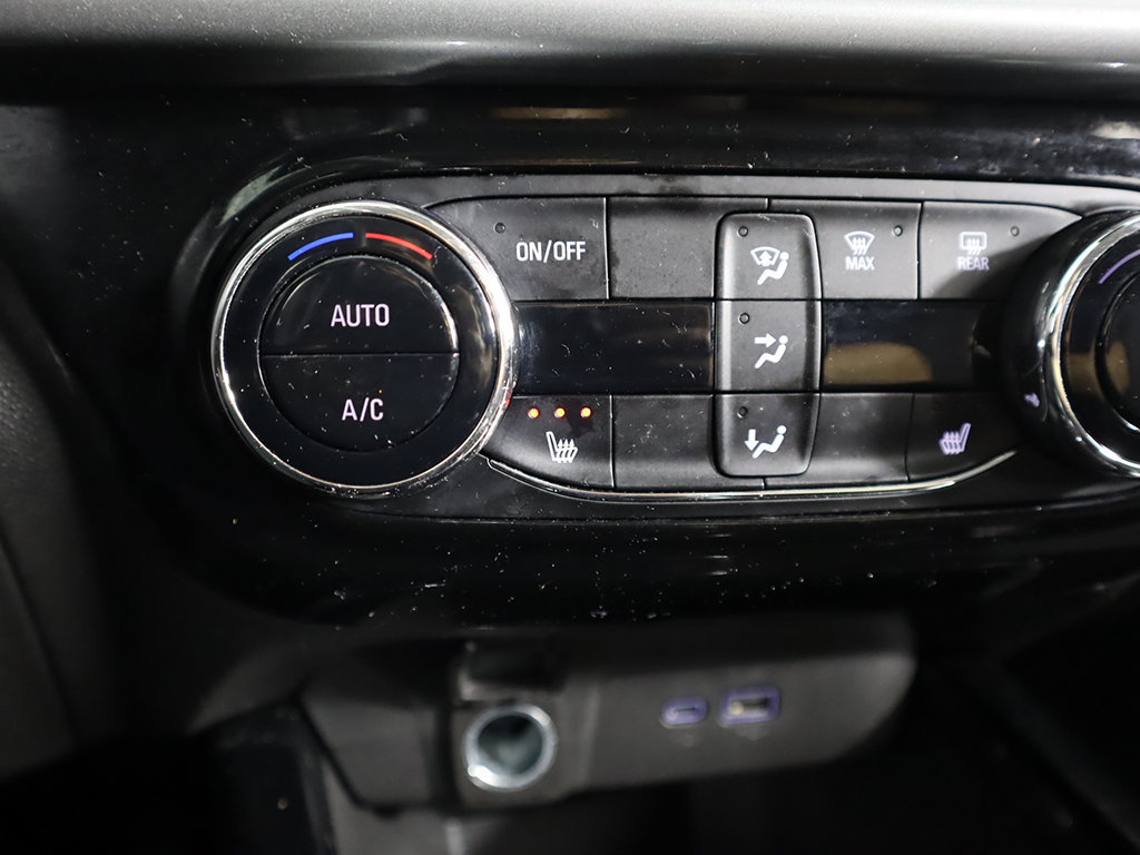 Used 2024 Chevrolet Trax LT w/ LT Convenience Package FWD image 45